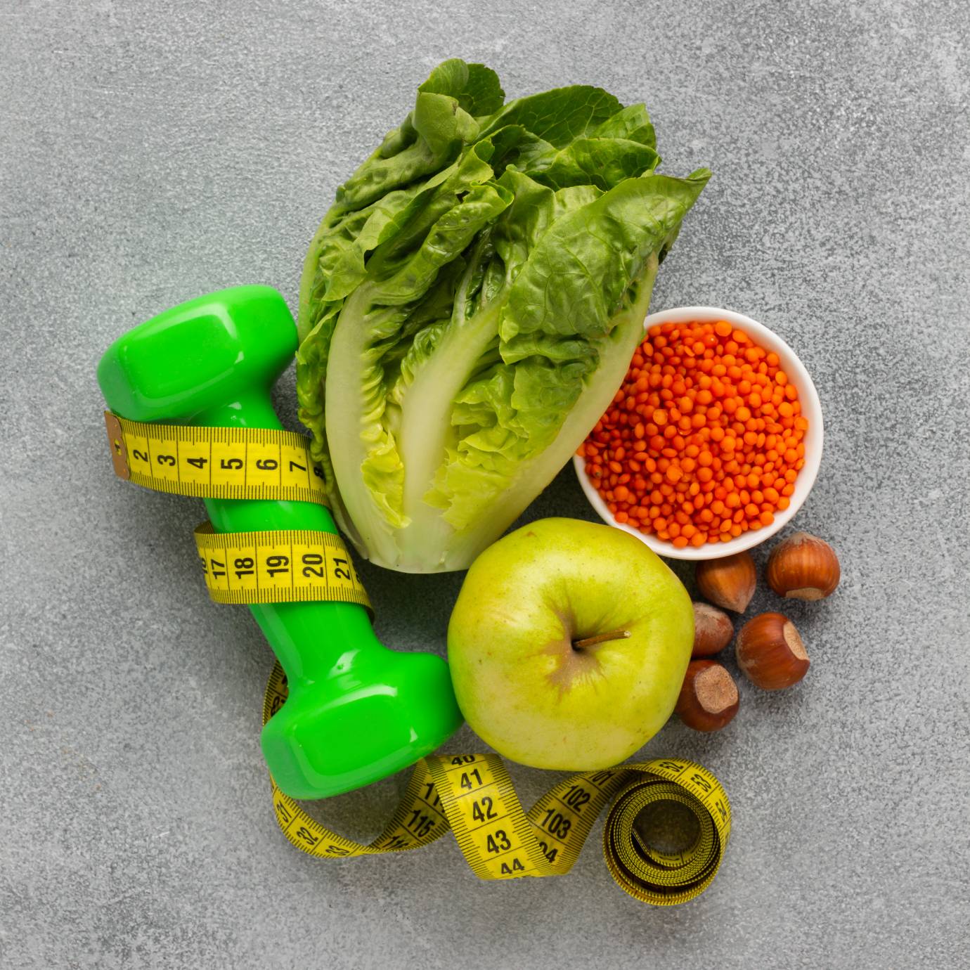 Alimentos saudáveis para o coração, como legumes, frutas e grãos
